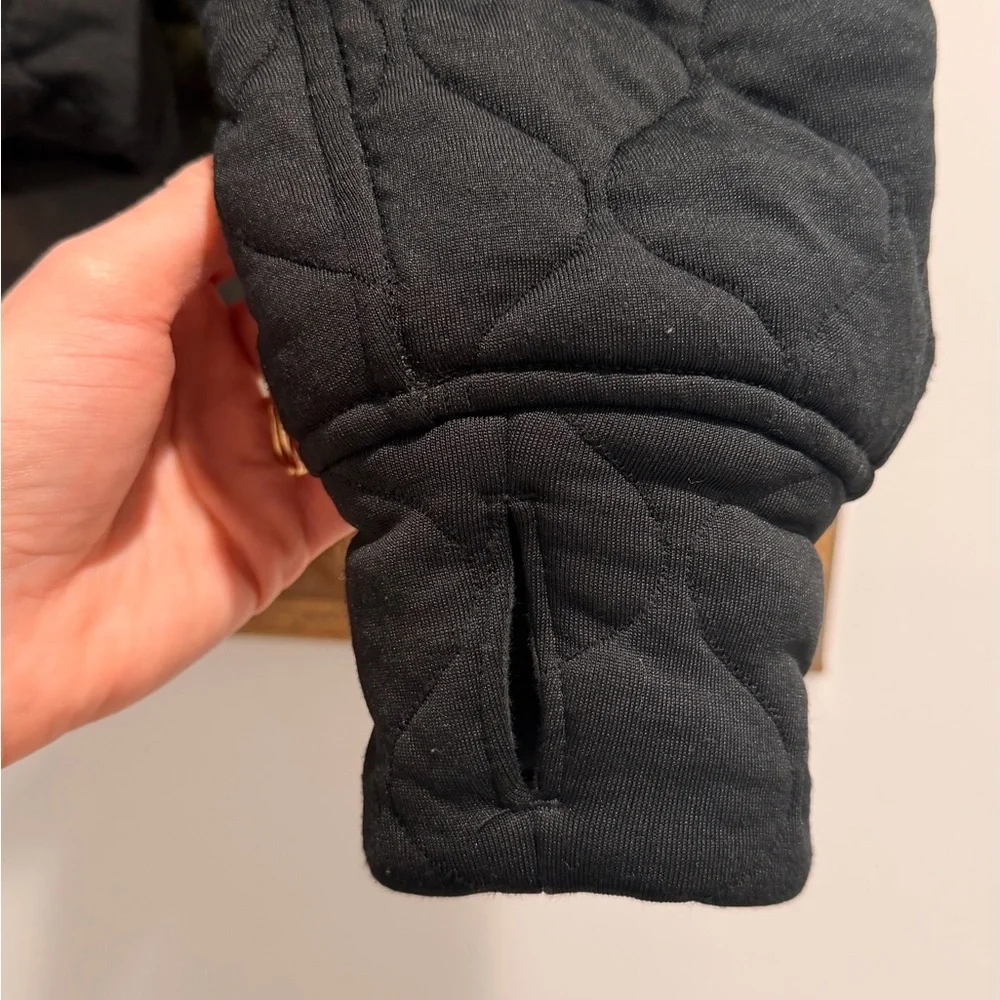 Lululemon Black/Cropped Quilted Half Zip Scuba - Picture 4 of 6